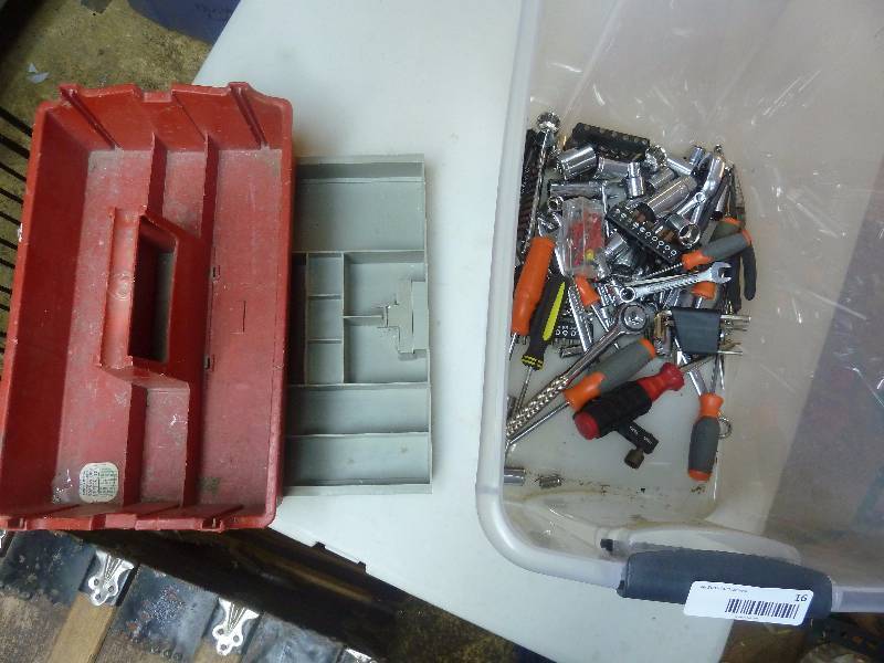 lot 16 image: Tool Lot