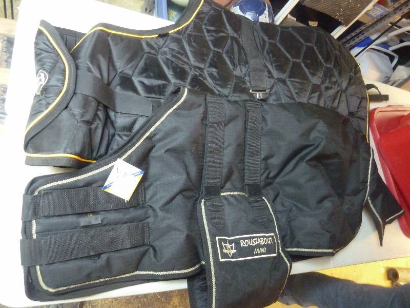 lot 23 image: Mini Horse Blankets