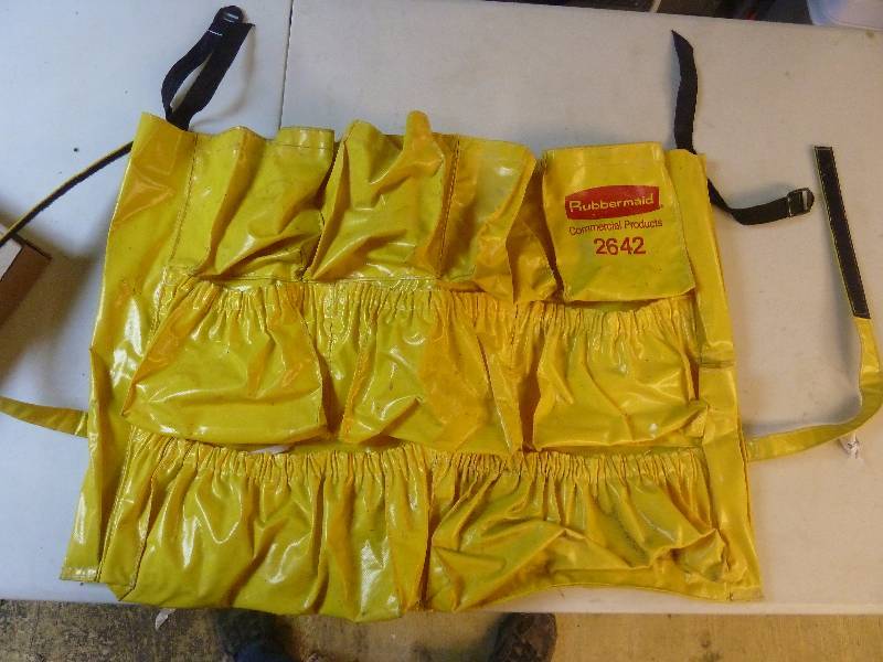 lot 34 image: Commercial Rubbermaid Brute Trash Can Caddy