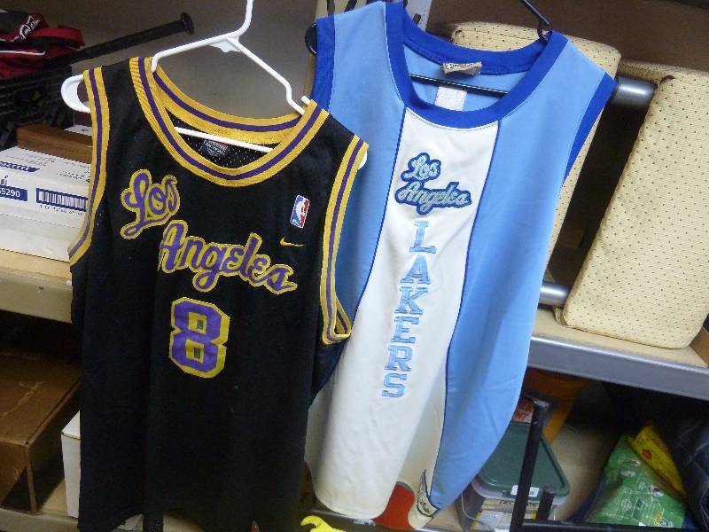 lot 37 image: Los Angeles Lakers Jerseys
