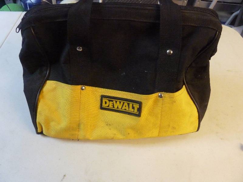 lot 42 image: DeWalt Tool Bag