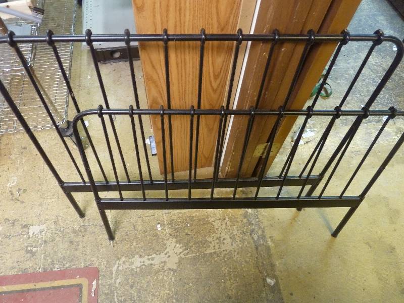 lot 51 image: Twin Metal Bed Frame