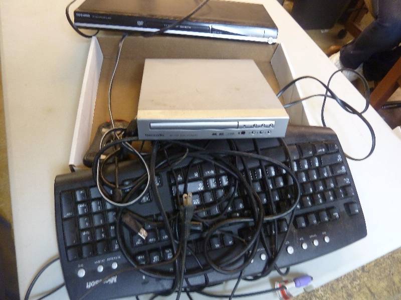 lot 66 image: Electronics Lot