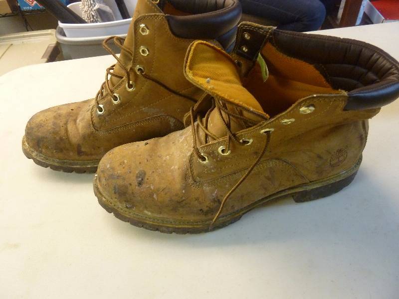 lot 68 image: Timberland Boots