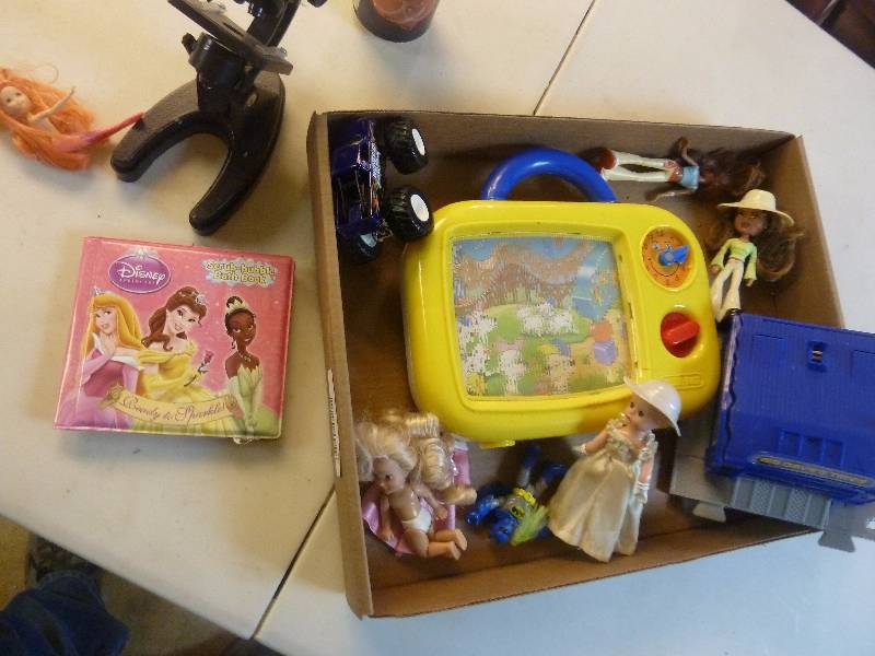 lot 69 image: Toy Lot