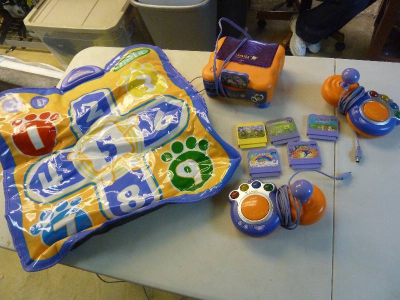 lot 70 image: V-Smile TV Learning System