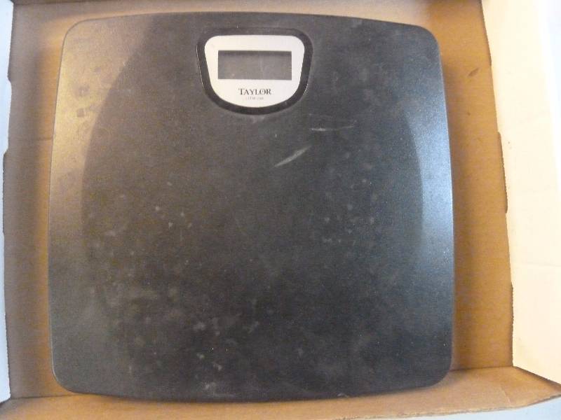 lot 73 image: Bathroom Scale