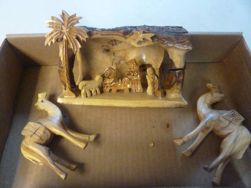 lot 87 image: Religious Lot