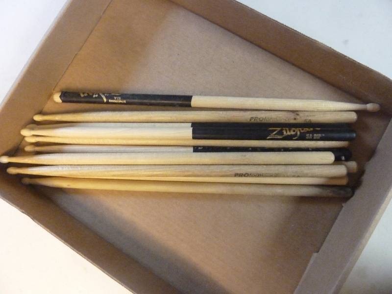 lot 88 image: Drum Sticks