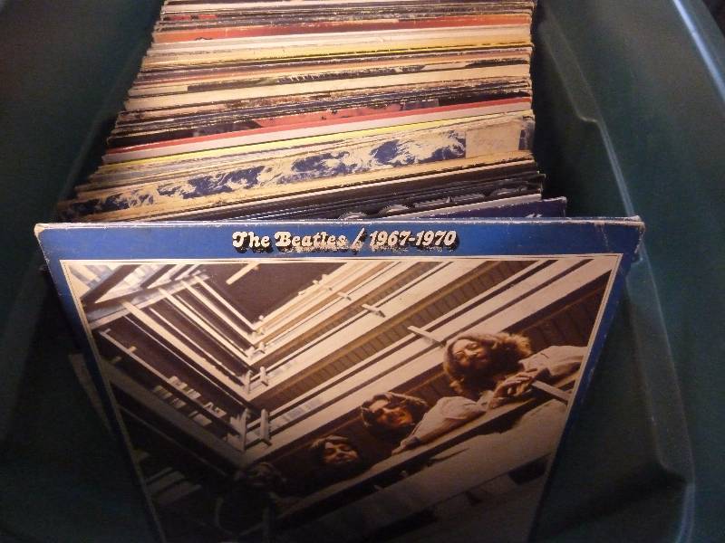 lot 100 image: Large Lot of Vintage Vinyl Albums