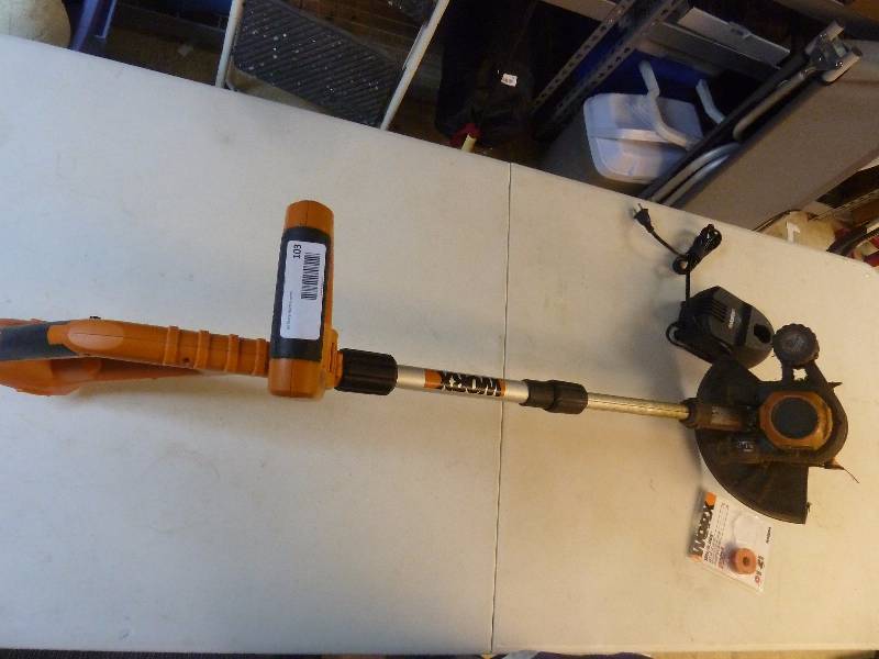 lot 103 image: Worx Weed Eater