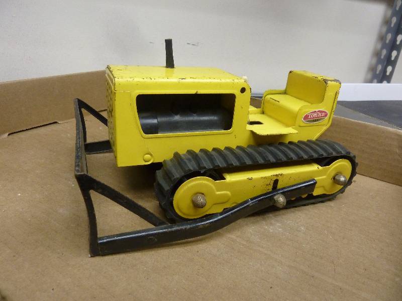 lot 106 image: Tonka Bulldozer