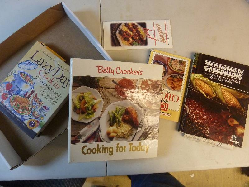 lot 140 image: Cook Book Lot