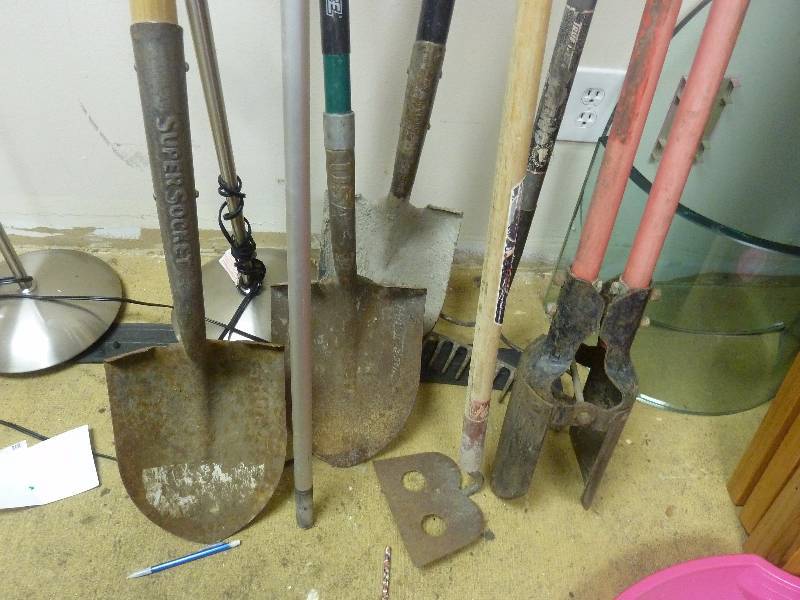 lot 148 image: Yard Tools