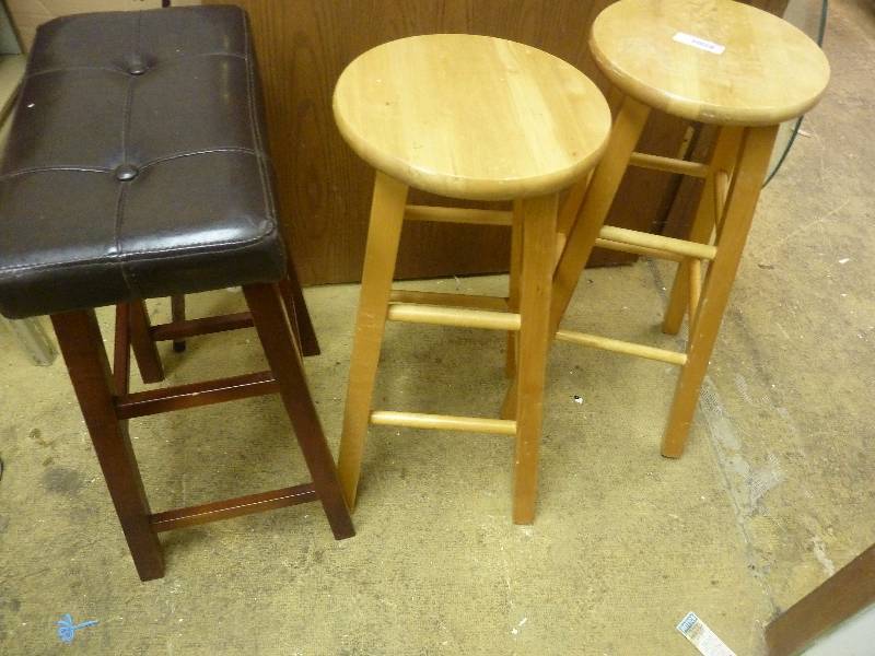 lot 151 image: Bar Stool