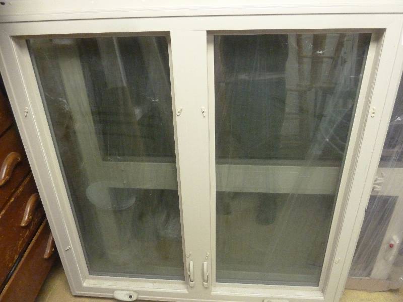 lot 157 image: Energy Star Window - Used