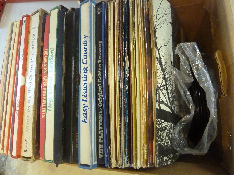 lot 114 image: Large Lot of Vintage Vinyl Albums