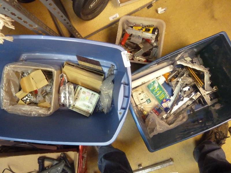 lot 122 image: Hardware Lot