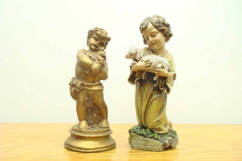2 Children Holding Lambs Figures 12