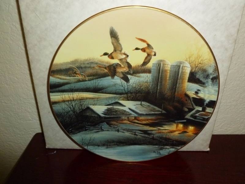 lot 77 image: Terry Redlin Collector Plate