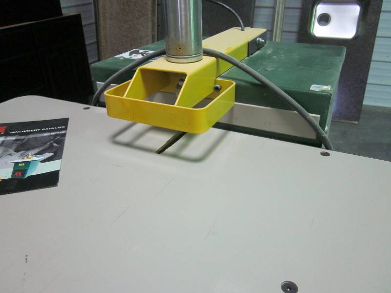lot 11 image: Castle TSM-21 Pocket Cutter