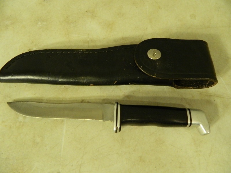 lot 22 image: Buck Knife with Holder