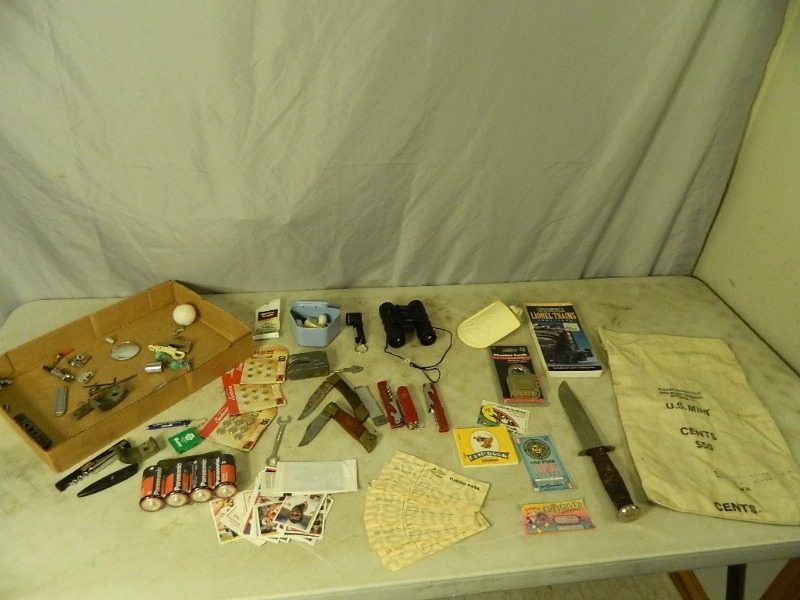 lot 23 image: Coolstuff and Collectibles