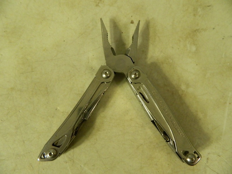 lot 24 image: Leatherman Multi Tool