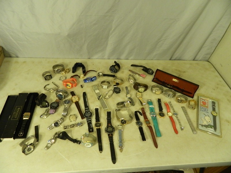 lot 28 image: Huge Lot of Watches