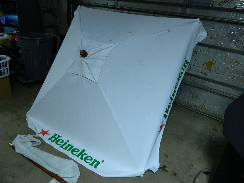 lot 41 image: Heineken Beer Umbrella