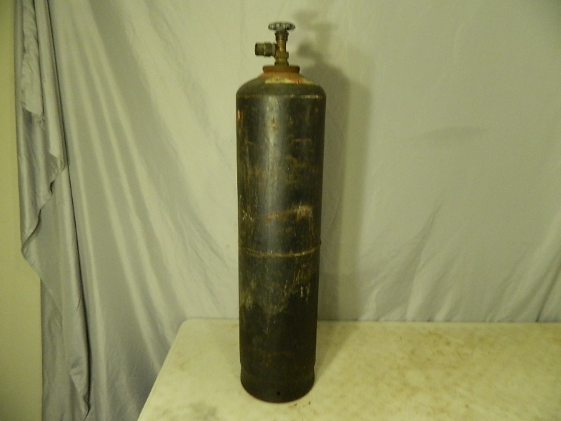 lot 57 image: Acetylene Torch Tank