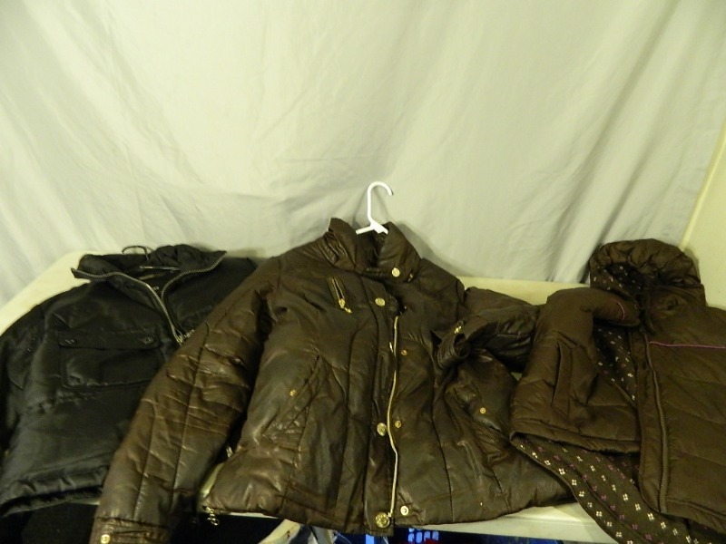 lot 106 image: 3 Large Womens Jackets  Vest