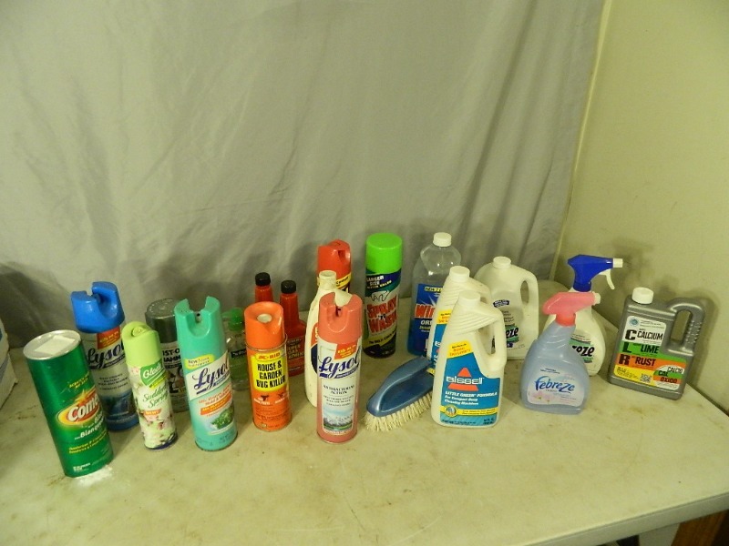 lot 111 image: Chemicals and Cleaning Items