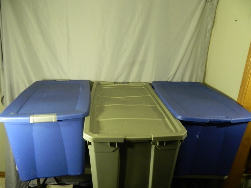 lot 125 image: 3 Totes with Lids