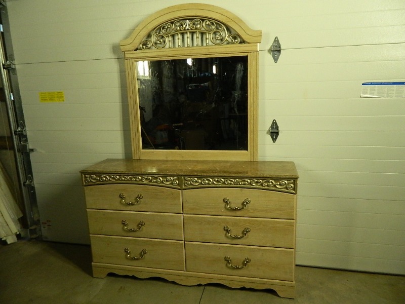 lot 157 image: Ashley Furniture Dresser with Mirror