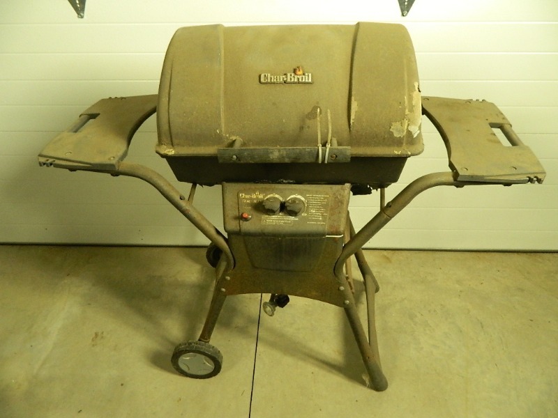lot 167 image: Char Broil Gas Grill