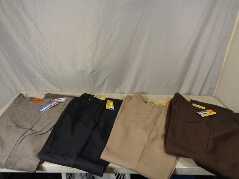 lot 191 image: 4 New Pair of Wranglers