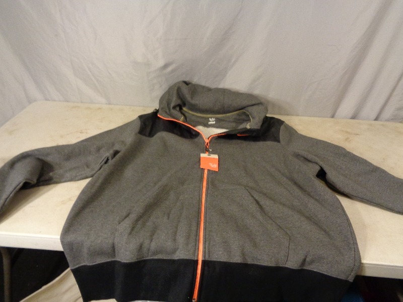 lot 192 image: New Mens Nike Jacket
