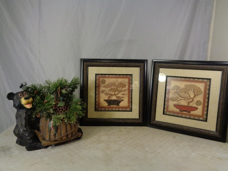 lot 203 image: Cute Bear Decor and Framed Pictures