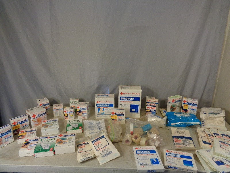 lot 213 image: First Aid Items