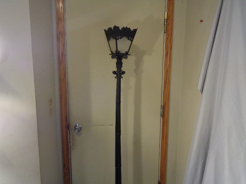lot 223 image: Cute Floor Lamp