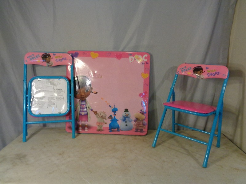 lot 224 image: Kids Folding Table and Chairs