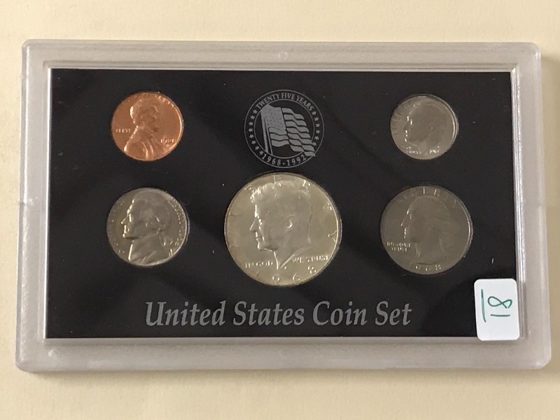 lot 81 image: 1968 Uncirculated U.S. Mint Set, Ca...