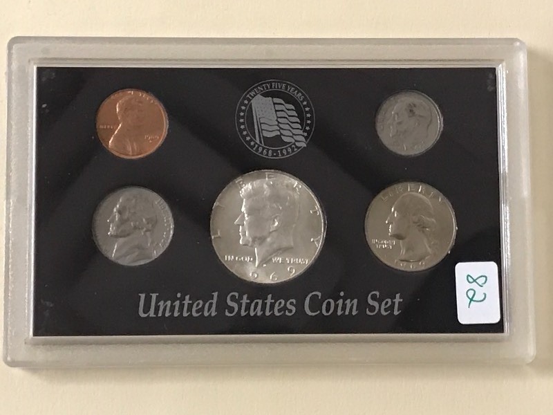 lot 82 image: 1969 Uncirculated U.S. Mint Set, Ca...