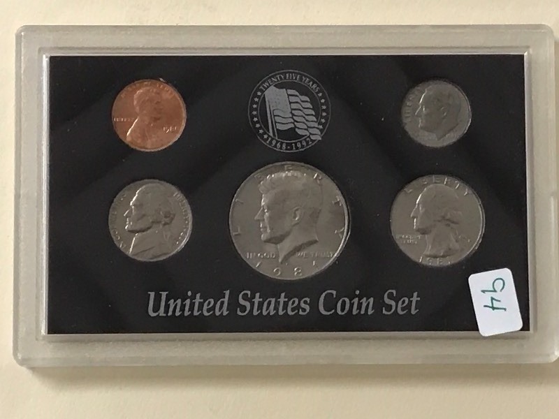 lot 94 image: 1981 Uncirculated U.S. Mint Set, Ca...