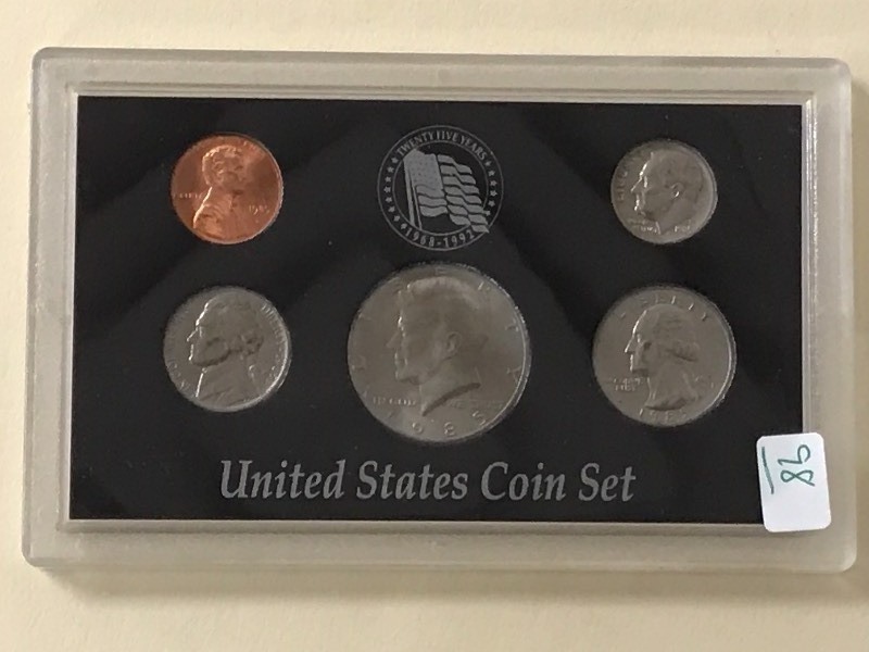 lot 98 image: 1985 Uncirculated U.S. Mint Set, Ca...