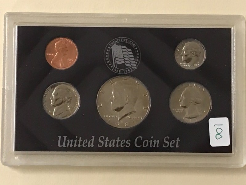lot 100 image: 1987 Uncirculated U.S. Mint Set, Ca...