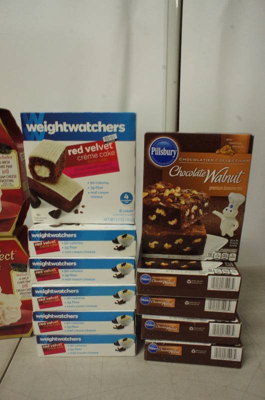 Lot of 24 Packages of Dessert Snacks