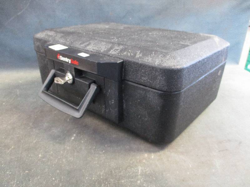 lot 23 image: Sentry Safe