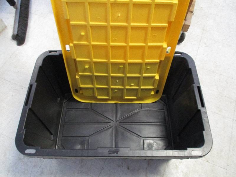 2 Commander XXL Totes Antiques, Collectibles, Tools and More! KBID